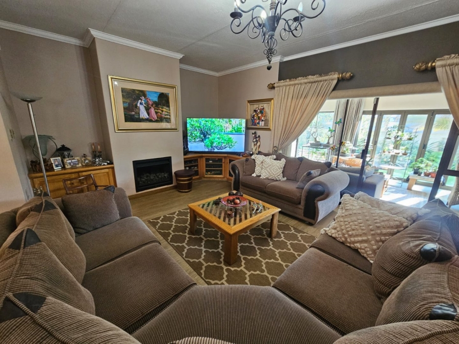 5 Bedroom Property for Sale in Vaalpark Free State